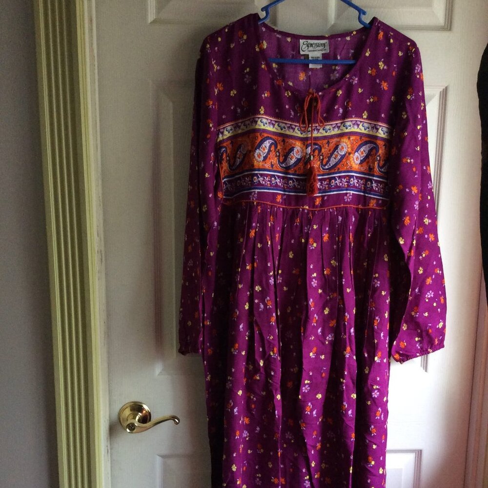 EXPRESSIONS Sz M 100% Rayon purple DRESS India New $69.95 floral, Pockets